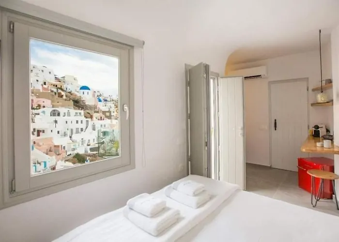 La Petite In -volcano View