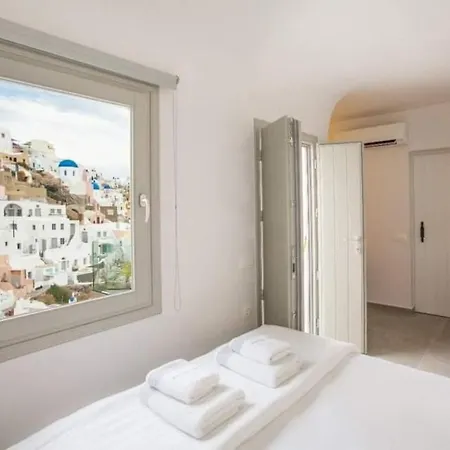 La Petite In -volcano View