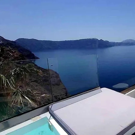 La Petite In -volcano View