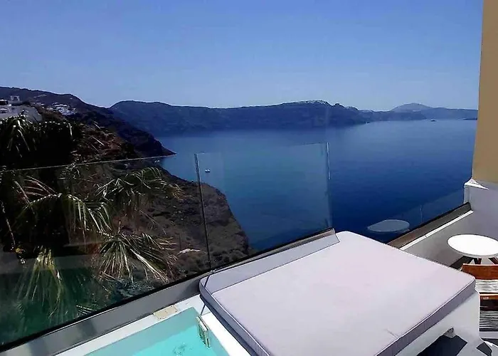 La Petite In -volcano View